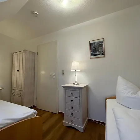 Mit Balkon No4 *